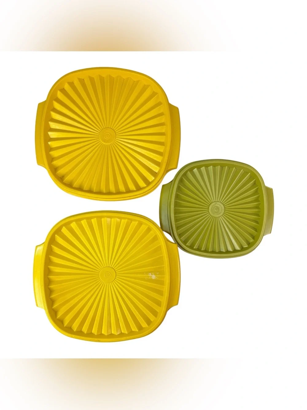 Vintage Tupperware Servalier Bowl Set Of 3 Green & Yellow Made In USA w/ Lids